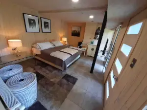 Casona del Lago "lodge Pehuén Colbún"