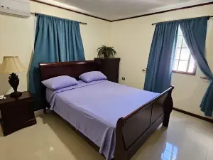 Cozy 2-bedroom apartment with AC, WiFi in fabulous Oranjestad