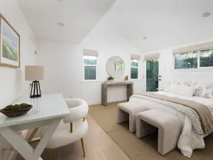 Charming 3-bedroom house plus office with AC, WiFi and heated pool in Montecito