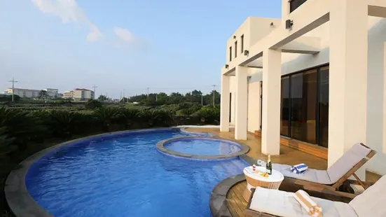 Libentia Hotel & Pool Villa