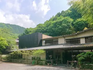 魚山亭山吹