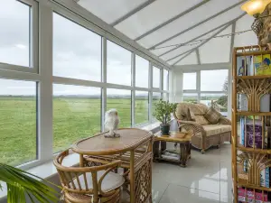 Cottage - Sleeps 5 - Hot Tub - Garden - Parking