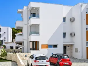 Nova Luxury Residence Apartment with Private Heated Pool