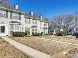 Georgia Townhome - 3 Mi to Stone Mountain Park!