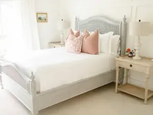 Fairville Inn