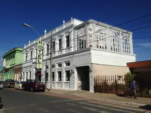 Central Palace Hotel