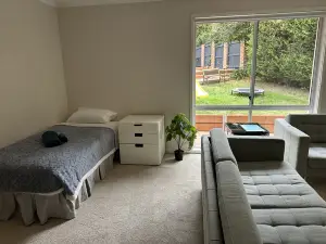 Curtin Cozy 2-Bedroom House Near Canberra Hospital