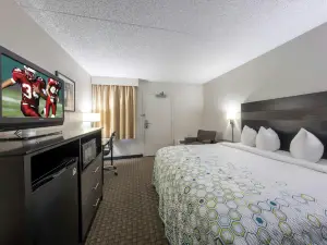 HomeTown Inn East Syracuse