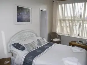 Fourways Guest House