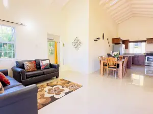 Jhadano Villa 3Br Pool Shuttle 3 Mins to Beach