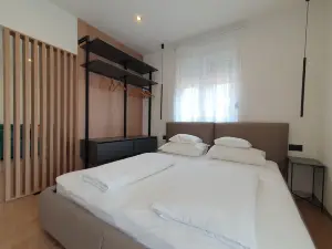 SmartStay Johnny
