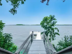 Green Lake Getaway w/ Dock: Boating + Swimming!