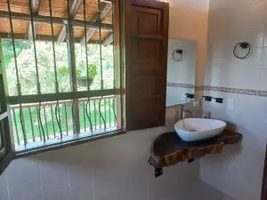 VILLA CATALINA FARM WITH SWIMMING POOL AND JACUZZI NEAR LA PINTADA
