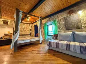 Voltera Apartments in Betina Old Town, with Parking Nearby