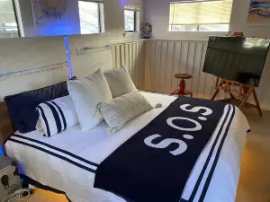 Cozy & Cute Sausalito Boathouse