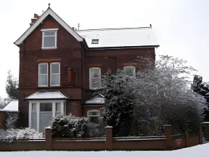 Anton Guest House Bed and Breakfast