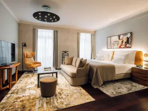 MYTHIC SANA Downtown Suites