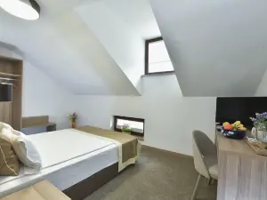 Evelin Deluxe House