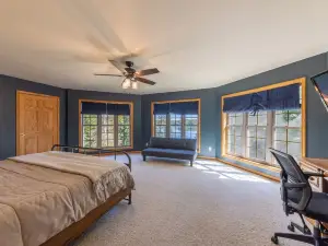 Hidden Cabin: Kayaks & Firewood Included