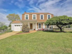 Spacious Home with Gourmet Kitchen and Recreation Room - Charming Retreat
