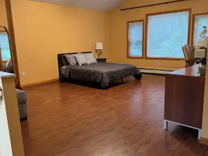 Quiet Cozy Stay Spacious Home Near Beach & Shops