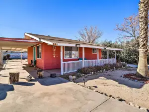 Cali Desert Oasis w/ Hot Tub + Mtn Views!