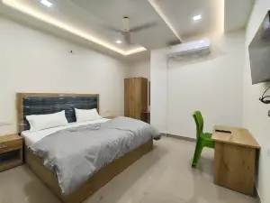 Hotel The Skyluxe