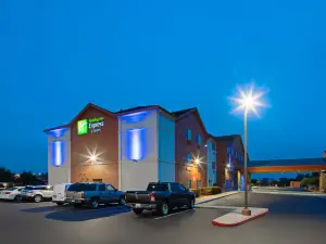 Holiday Inn Express & Suites WATSONVILLE by IHG
