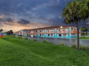 Howard Johnson by Wyndham Vero Beach/I-95