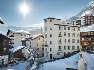Le Petit Charme-Inn