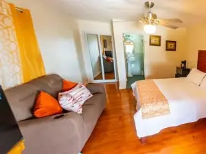 Roatan Airport Boutique Resort
