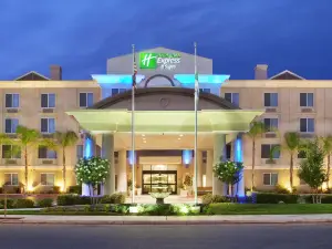 Holiday Inn Express & Suites FRESNO (RIVER PARK) HWY 41 by IHG