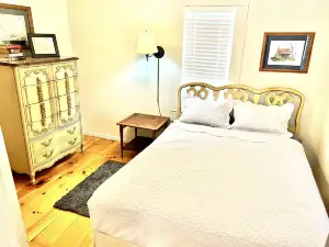 The Chandler House, 211 N Peabody Ave, Moutain View, Ar. 72560