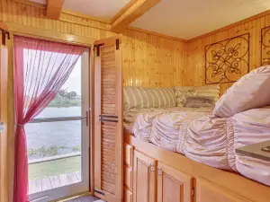 'Da Boat House' w/ World-class Bayou Fishing!