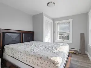 Victorian Riverfront 1BR • Cozy Retreat with River Views & Dock Access
