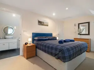 Park Place Court 2 - Close to Beach