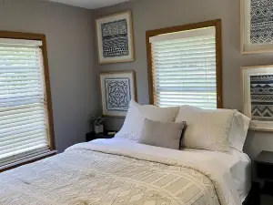 Sailfish Cottage -Tenkiller Lake Snake Creek Marina-5 Min to 1864 Wedding Venue.