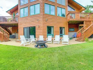 Waterfront Central Wisconsin Cabin w/ Indoor Pool!