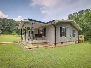 Close to Nickajack Lake! Serene Retreat w/ Hot Tub