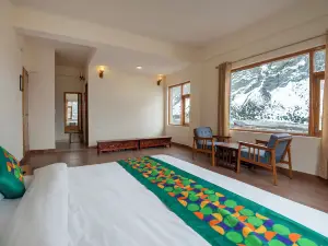 Treebo Melag Jispa with Mountain View