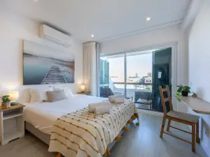 Apartment J  lio Pomar