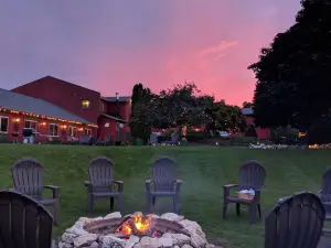 Cedar Hill Lodge