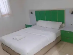 Royal Marisa Hotel