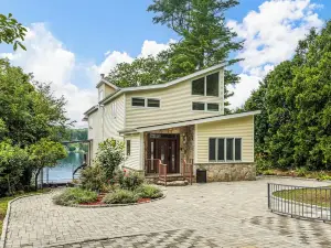 North Cliff House - Private Dock & Sauna