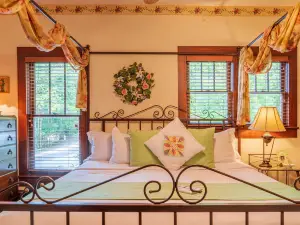 Cliff Cottage Inn - Downtown Bed & Breakfast