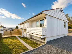 Bright & Spacious Guest Suite Near Drammen