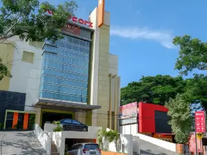 RedDoorz Plus Near Hotel Benua Kendari