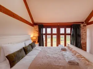 Hills Farm Stays