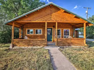 กระท่อมออกัสต้าที่ยินดีต้อนรับสัตว์เลี้ยง - เดินไปมาอินสตรีท!