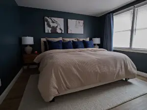 Charming small town experience in Hagerstown, Indiana, self check-in, sleeps 5+